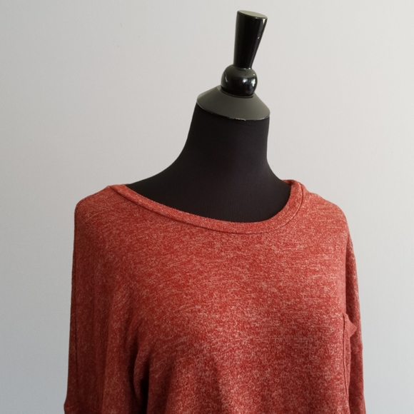 A New Approach Top - Picture 2 of 9